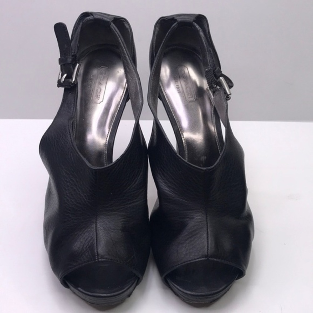 COACH Apryl  Pebble Grain Leather Peep Toe Heel With Silver Buckle Sz 8.5